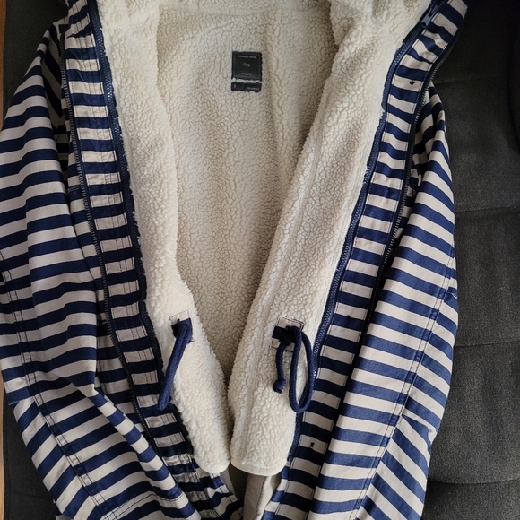 Gap Sherpa Hooded Women Jacket - Picture 5 of 8